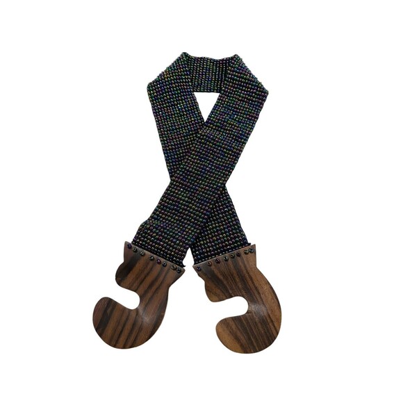 Beaded Stretch Belt With Wood Closure - Picture 3 of 5